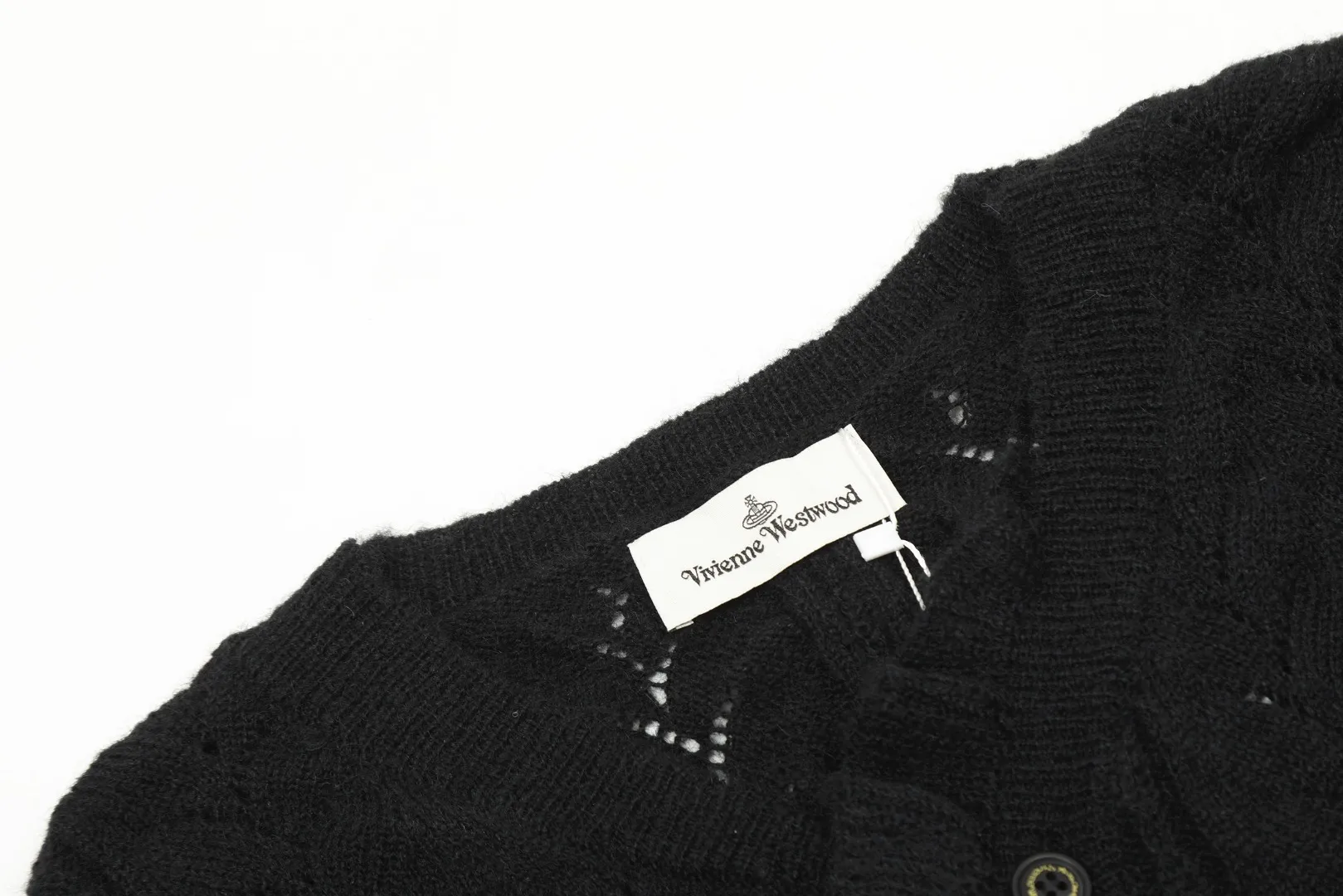 vivienne west wood Vivienne heavy lace classic cardigan knitted sweater wool 2024 autumn latest style 🧩 15% merino cotton wool 85% wool blend 🧩Correct Italian 🇮🇹100% wool washed wheat logo Size: S -M- L Color: black purple gray